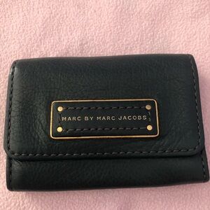 Marc by Marc Jacobs green womens leather snapped buttoned  wallet.